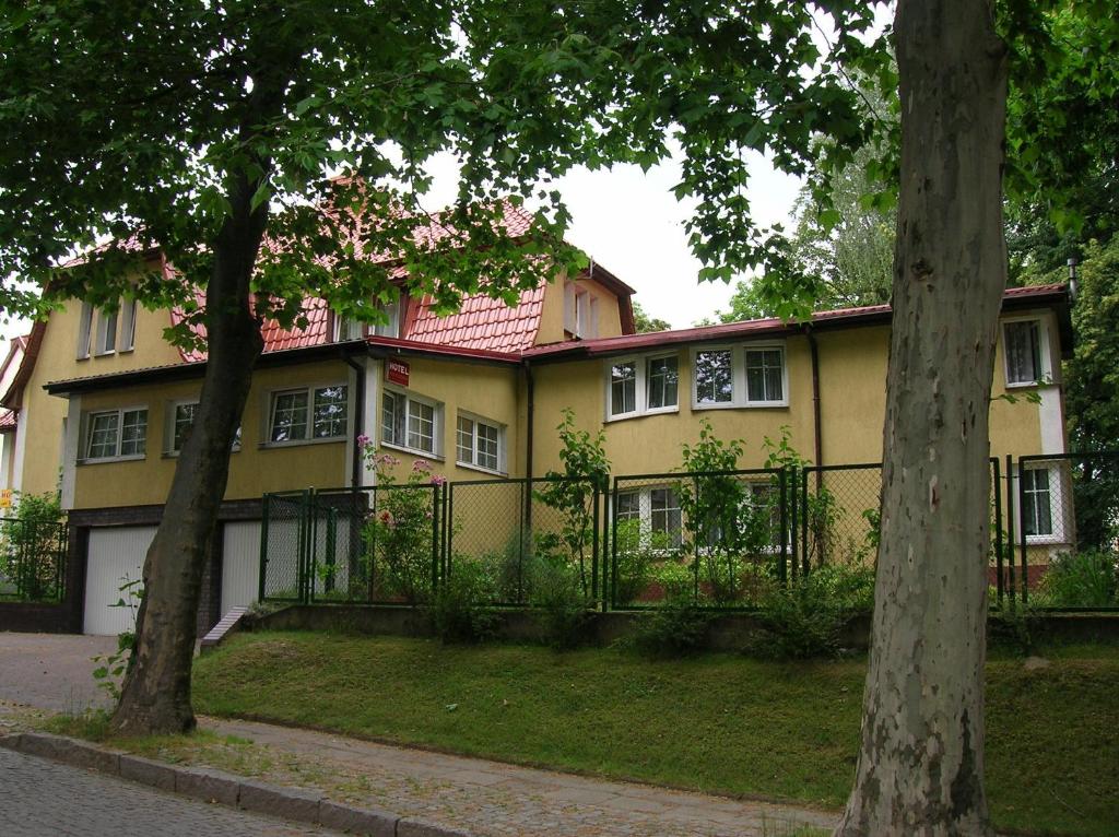 Budynek, w którym mieści się hotel