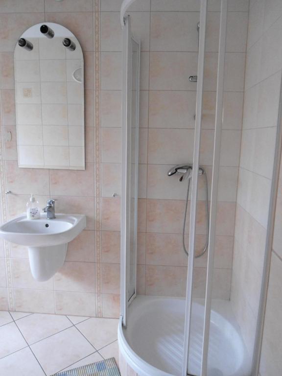 Łazienka w obiekcie Hotel Pod Platanami