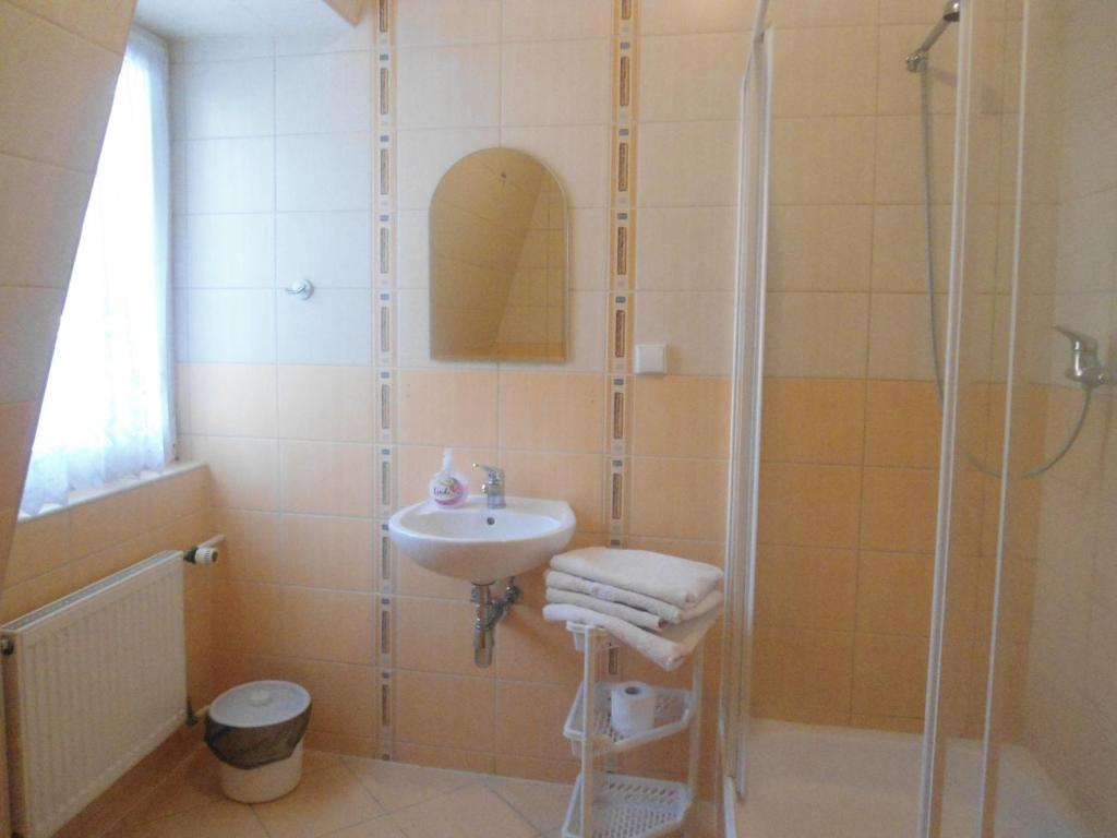 Łazienka w obiekcie Hotel Pod Platanami