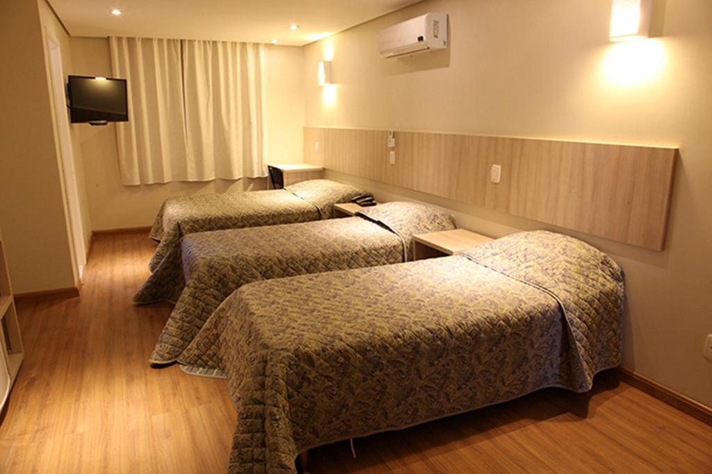  Golden Hotel