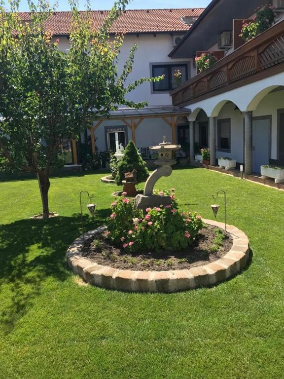 Zahrada ubytování Gästehaus und Weinbau Zur Wiederkehr Strudler