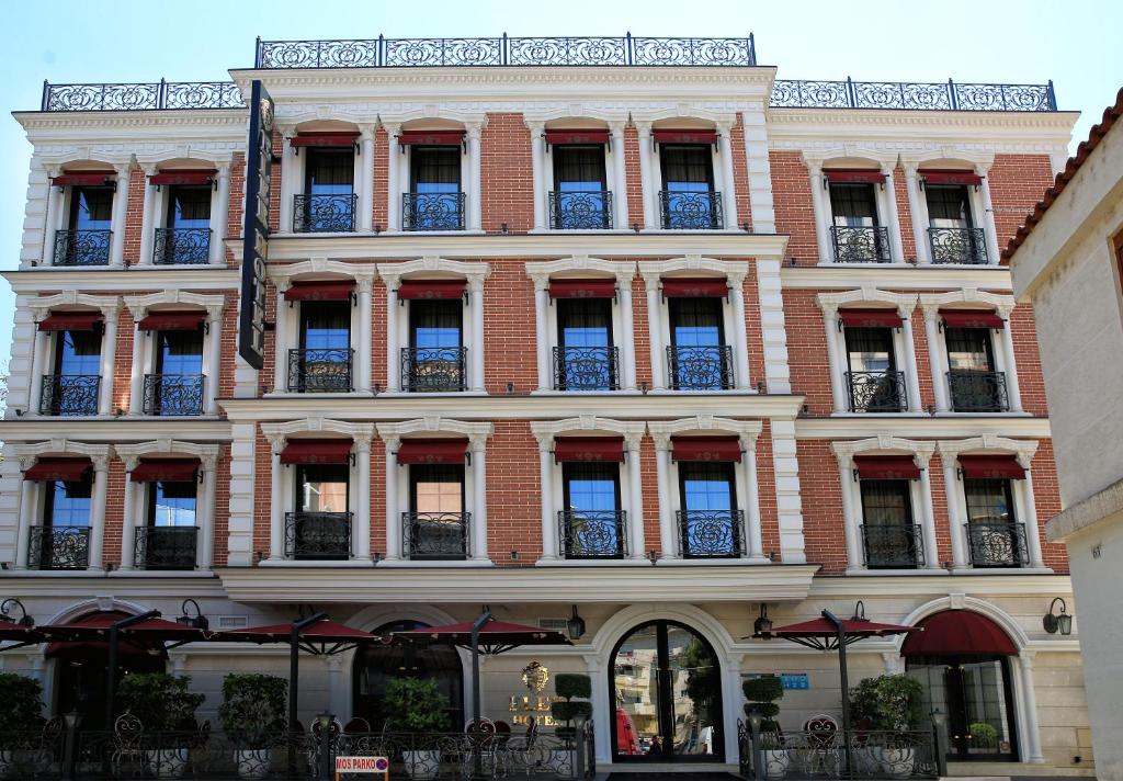 Budova, kde se hotel nachází