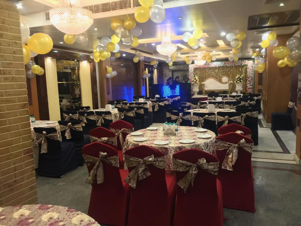 Restaurace v ubytování Leela Residency