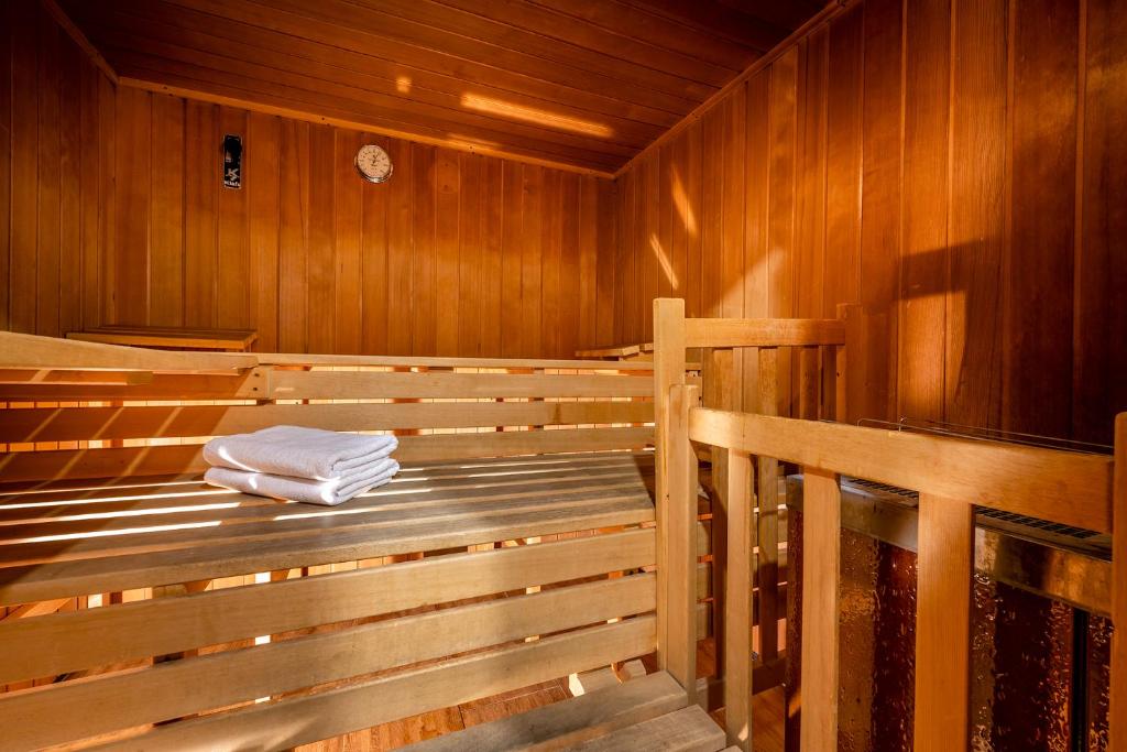 Una cama o camas en una habitación de Hotel Klingler
