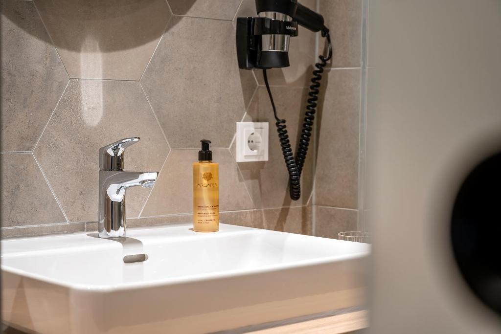 Un baño de Hotel Klingler