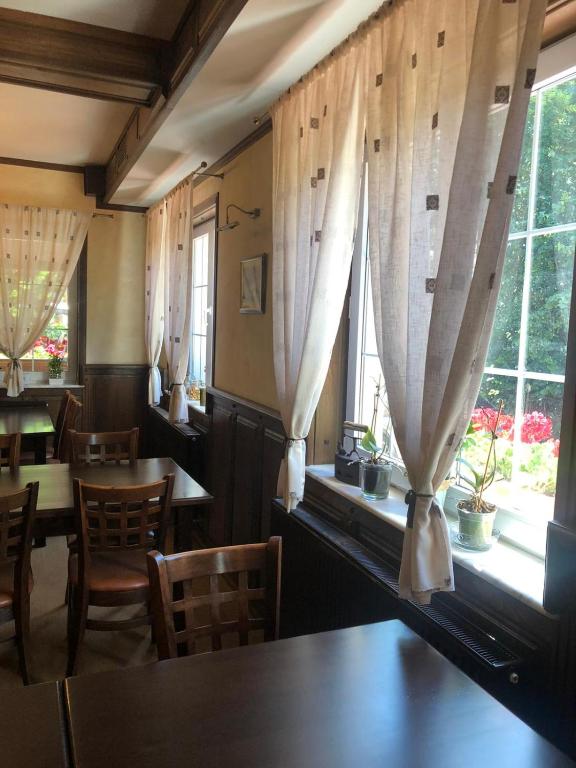 Restaurace v ubytování Pensiune Montana