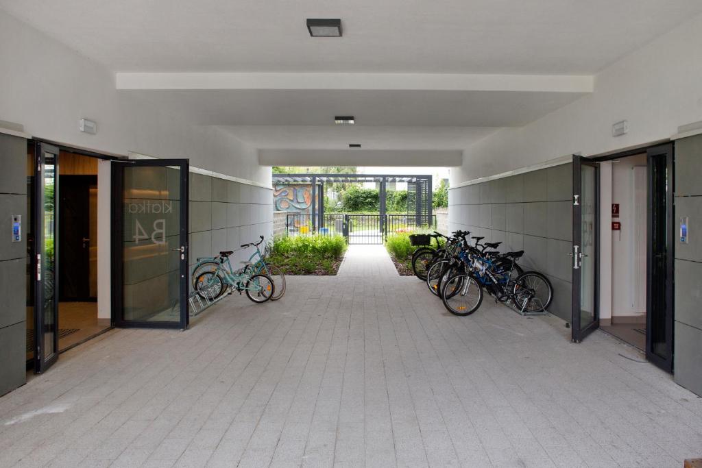 Jazda na bicykli v okolí ubytovania P&O Business Serviced Apartments CYBERNETYKI