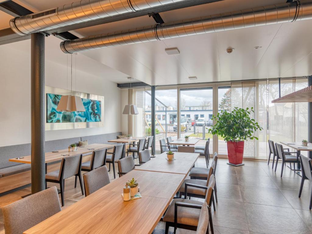 WESTSIDE Hotel - Resim 2