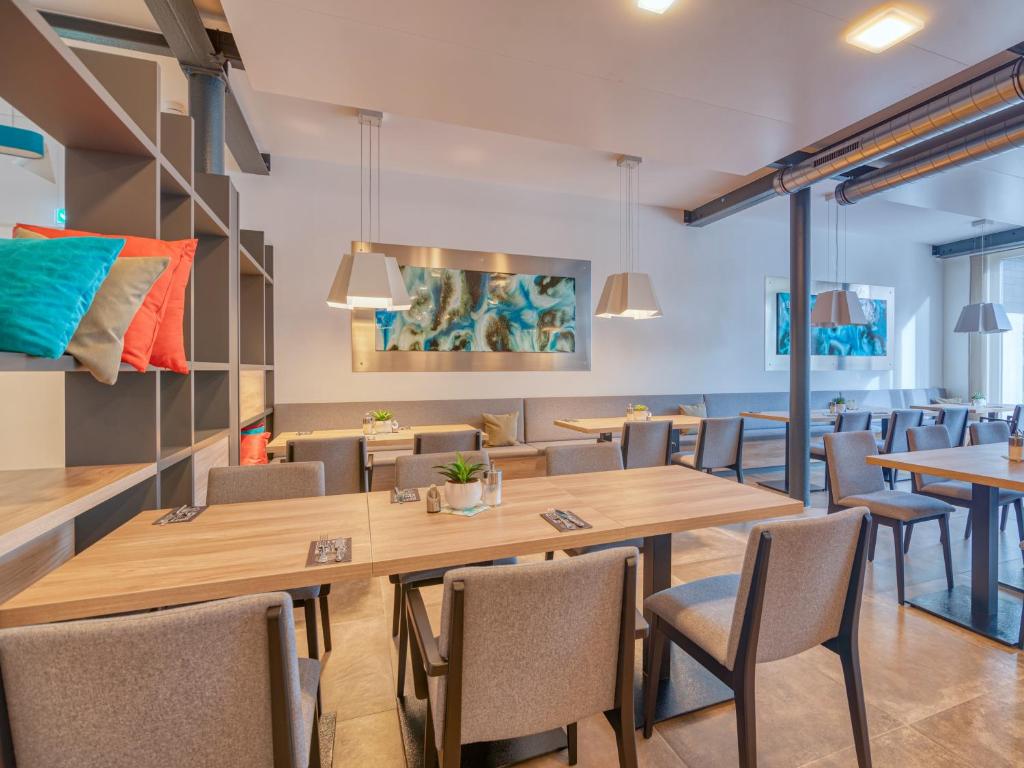 WESTSIDE Hotel - Resim 42