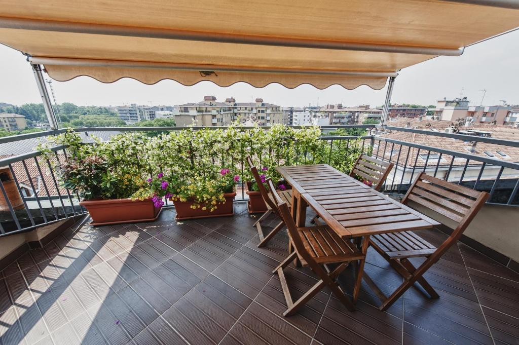 Cute & Cozy Terrace - 17