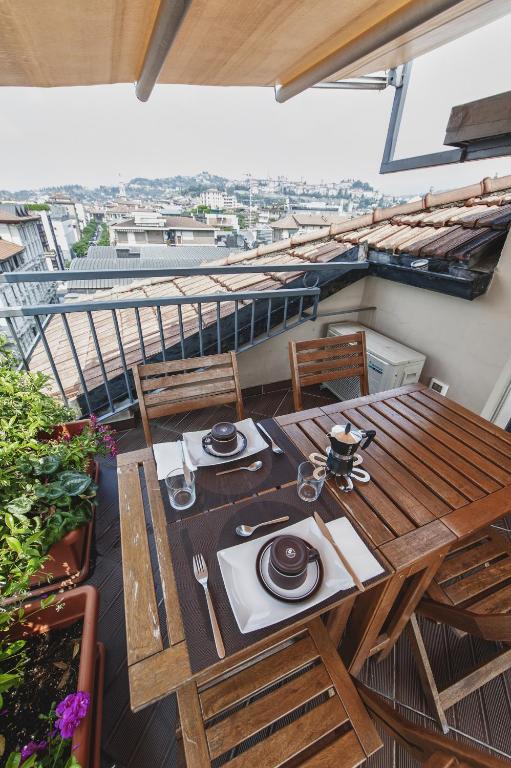 Cute & Cozy Terrace - 16