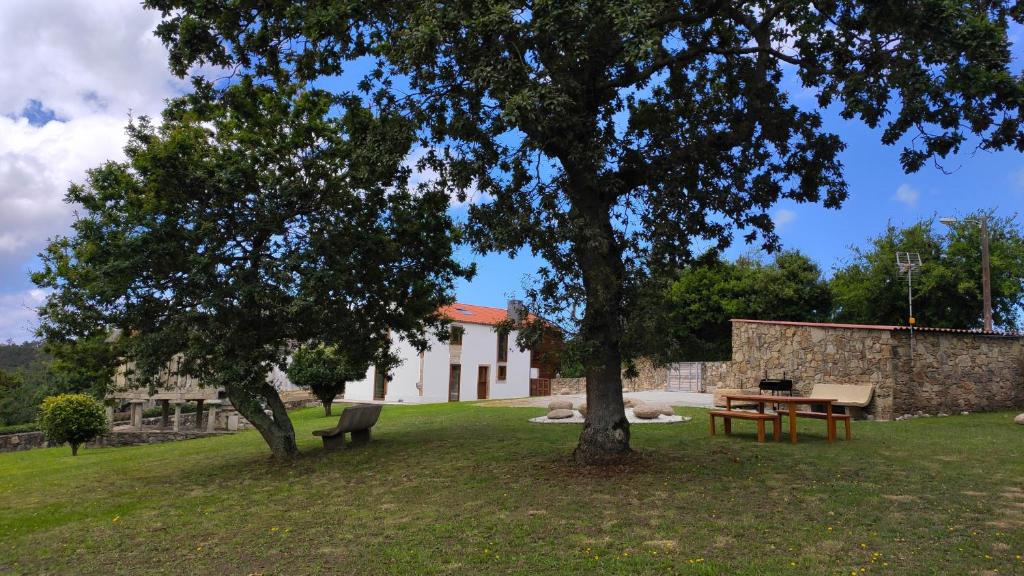 Ogród w obiekcie Casa do cruceiro na Costa da Morte