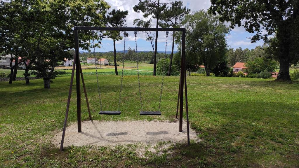 Plac zabaw dla dzieci w obiekcie Casa do cruceiro na Costa da Morte