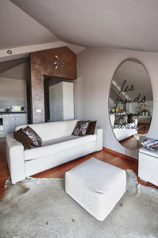 Cute & Cozy Terrace - 2