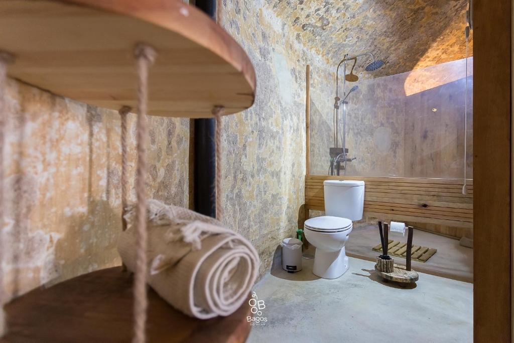 Koupelna v ubytování Bagos do Vilar