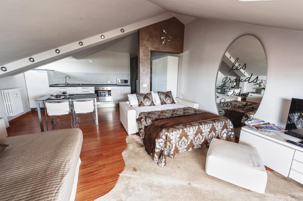 Cute & Cozy Terrace - 9