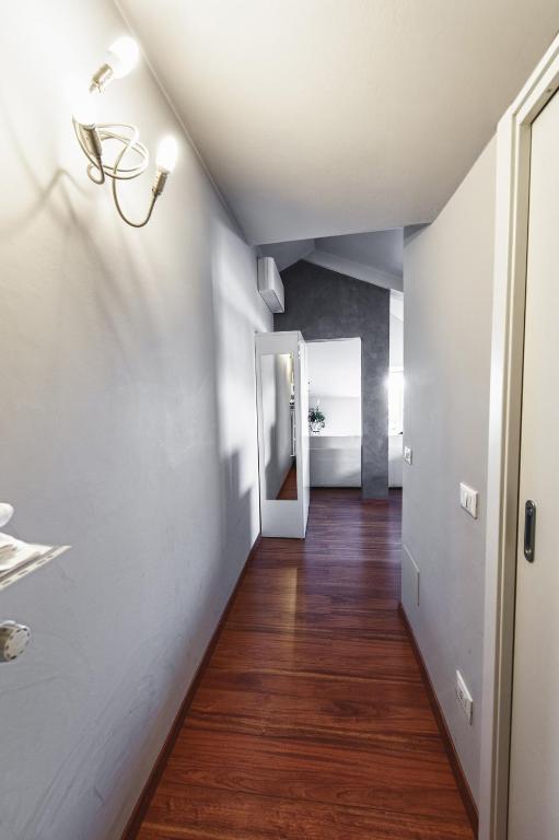 Cute & Cozy Terrace - 7