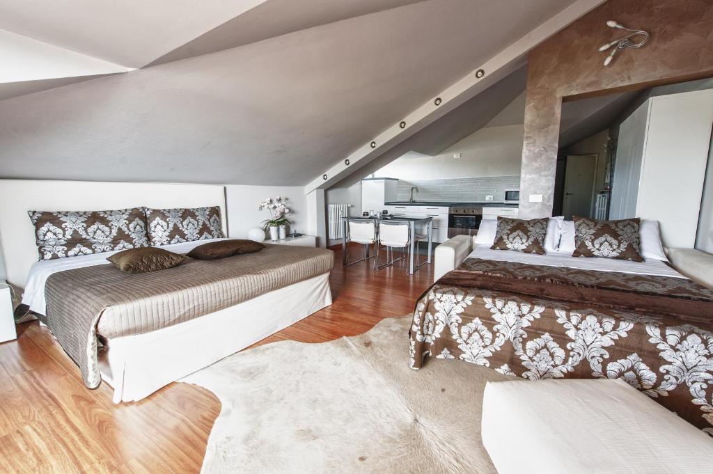 Cute & Cozy Terrace - 3