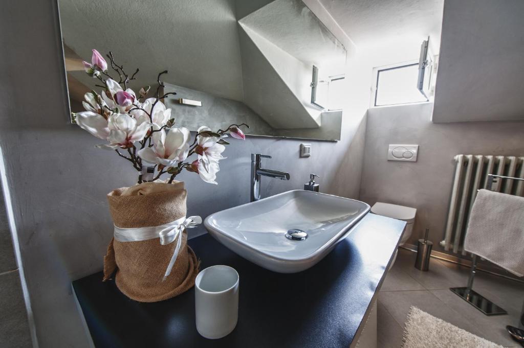 Cute & Cozy Terrace - 6