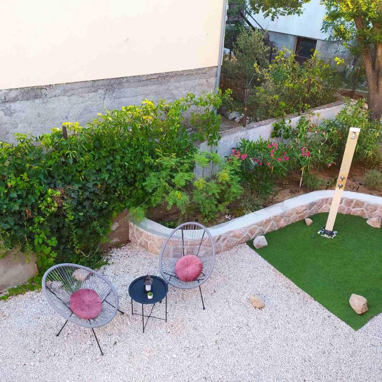 Zahrada ubytování Apartmani Manita Paklenica