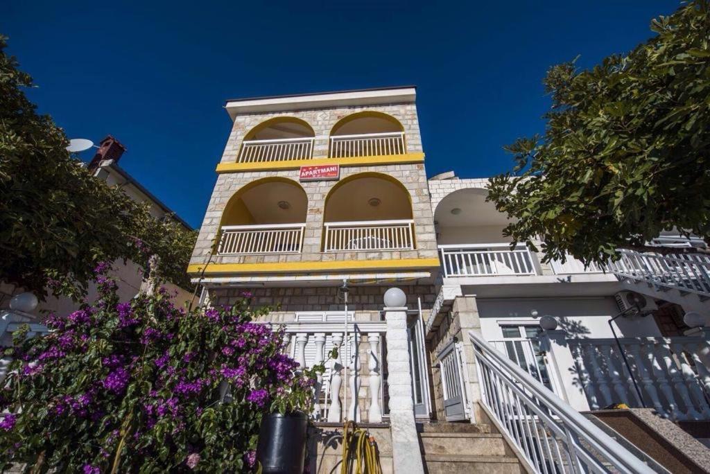 Galeriebild der Unterkunft Apartmani Ivan in Pisak