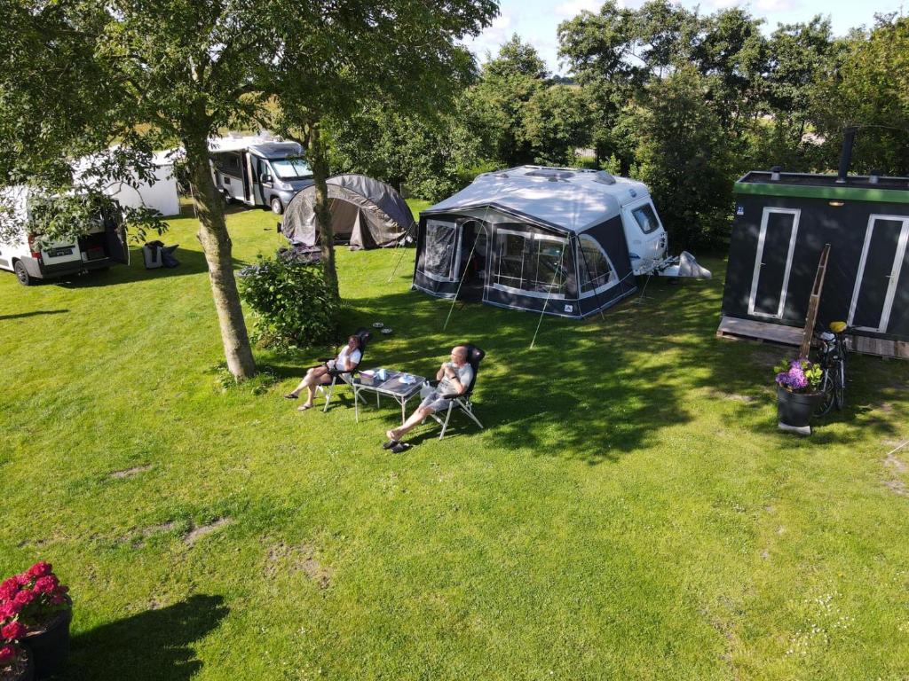 Camping De Tulpenweide lege Kampeerplaats, lege plaats op het gras zonder  bed, Breezand – Updated 2022 Prices