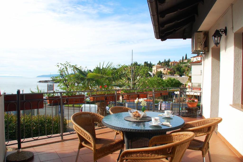 Balkón nebo terasa v ubytování Apartment Gašparac - 30 meters from the beach