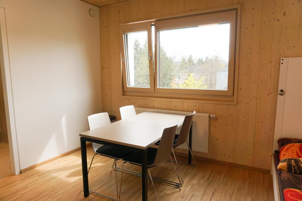 Posezení v ubytování Hostel Salzburg-Wals