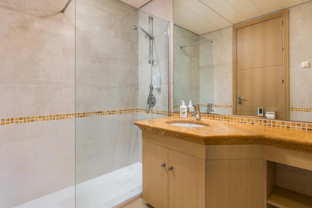 Koupelna v ubytování Sotogrande Ribera del Marlin apartment