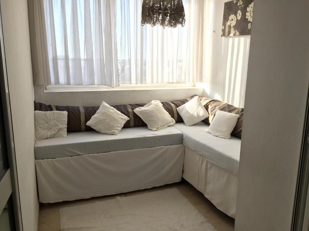 Postel nebo postele na pokoji v ubytování Belaire host appartment