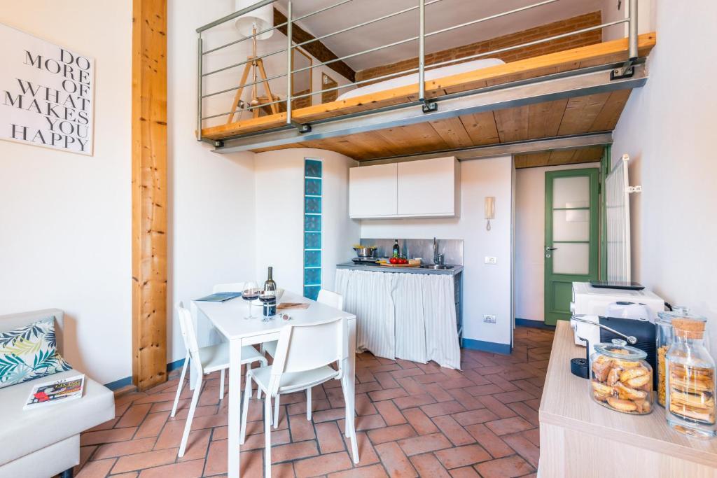 Kuchnia lub aneks kuchenny w obiekcie LUI Tuscany Loft
