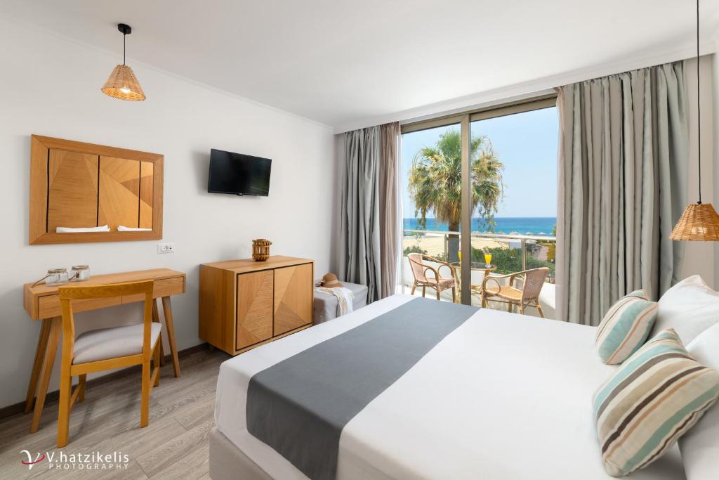 Postel nebo postele na pokoji v ubytování Paralos Rodos Lifestyle