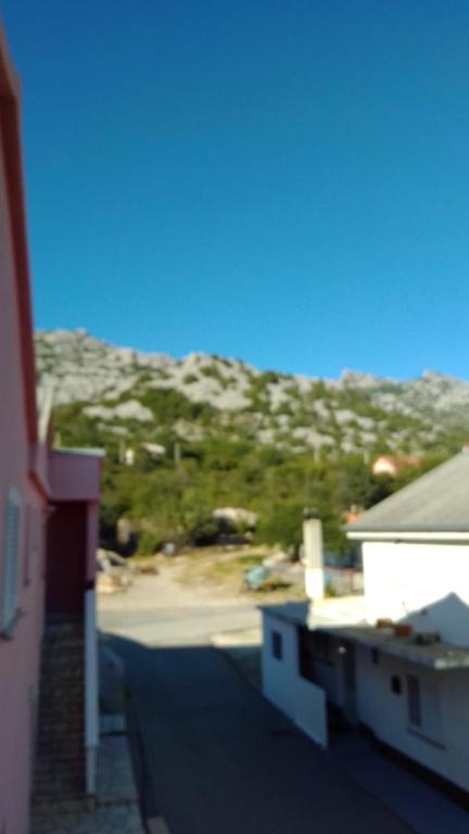 Nespecifikovaný výhled na hory nebo výhled na hory při pohledu z apartmánu