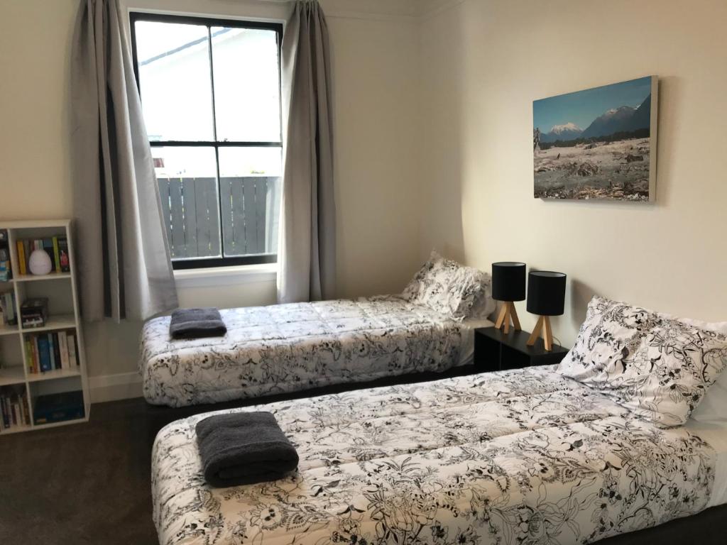 Te Waiharakeke Holiday Home - Resim 7