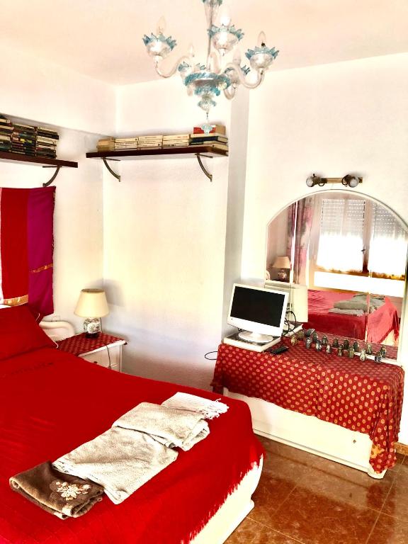 Booking.com: Habitación en casa particular Mirror room centro ...