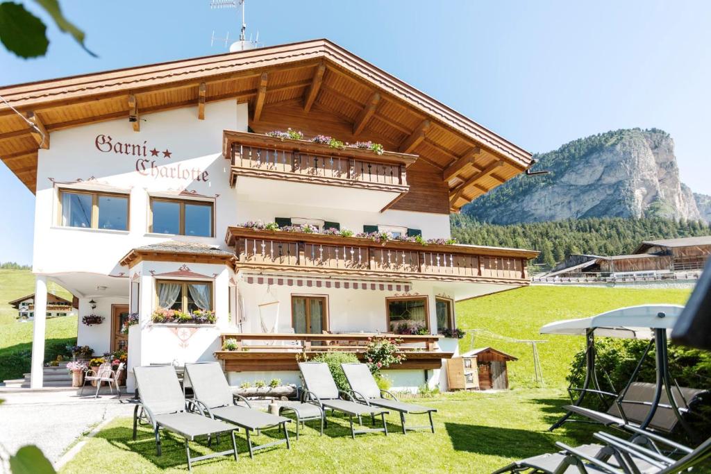 Nespecifikovaný výhled na hory nebo výhled na hory při pohledu z bed and breakfast