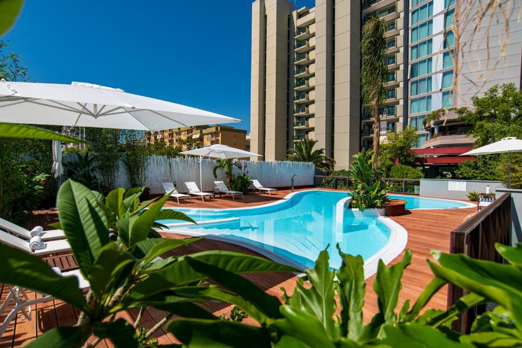 The swimming pool at or close to Hi Hotel Bari