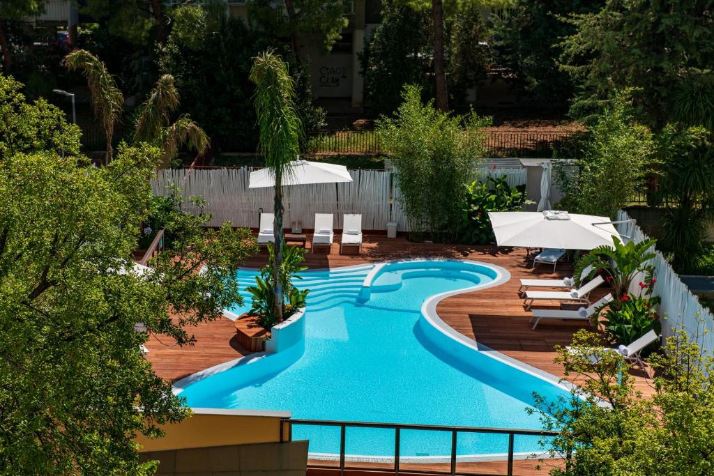 The swimming pool at or close to Hi Hotel Bari