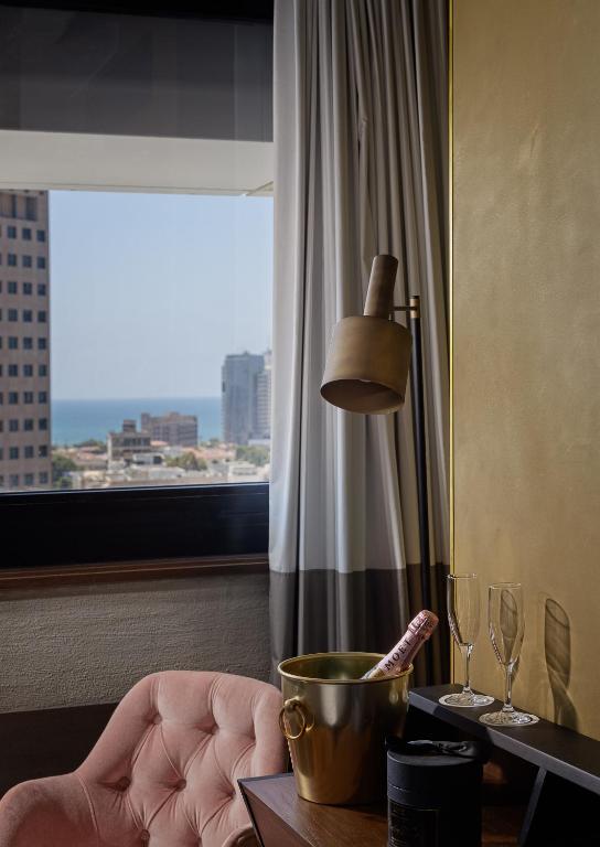 Brown BoBo, a member of Brown Hotels - Deluxe Üç Kişilik Oda - Şehir Manzaralı