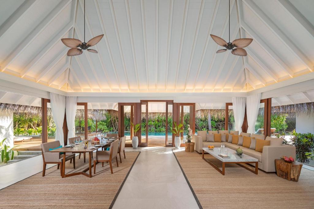 Anantara Kihavah Maldives Villas - View 11