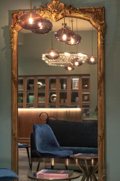 Lyric Hotel Paris Opera的休息区