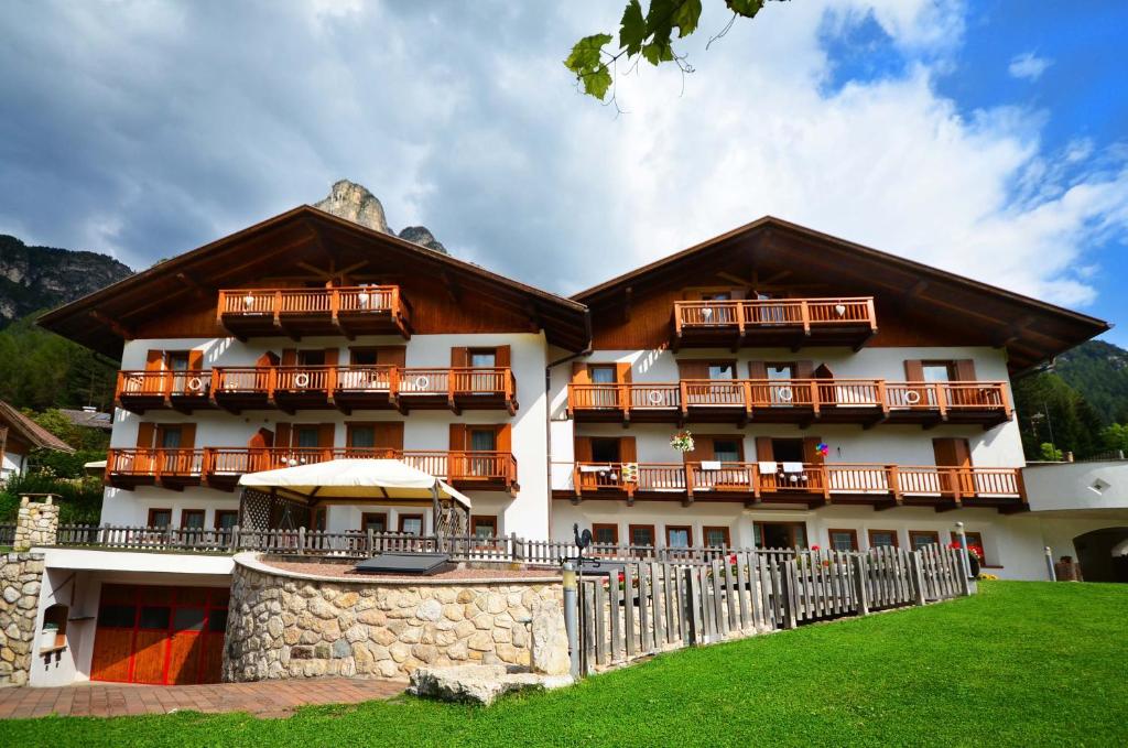 Výhľad na hory alebo výhľad na hory priamo z apartmánového hotela