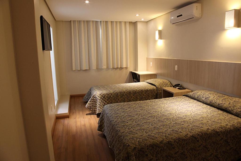  Golden Hotel