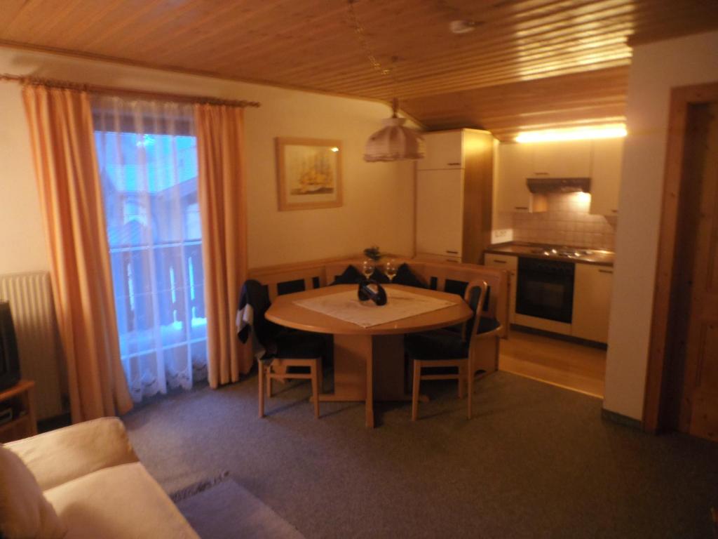 Ski-to-door Landhaus Johanna - Amplio Apartamento De Una Habitación Con Balcón