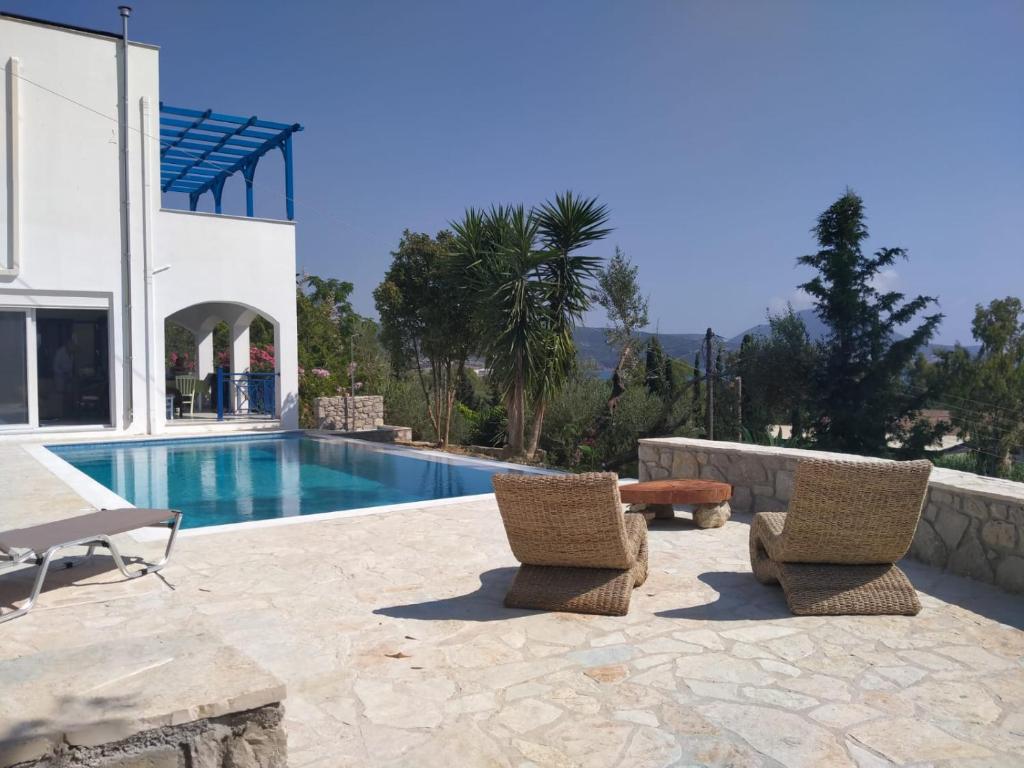 The swimming pool at or close to Villa Andrea