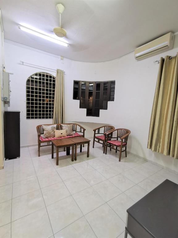 TV a/nebo společenská místnost v ubytování Warni Villa 8 Whole Or Room