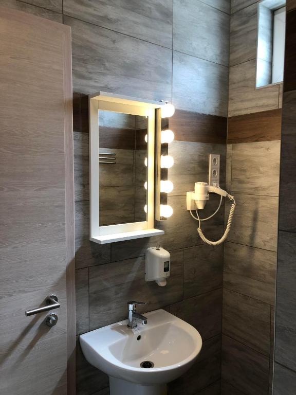 Łazienka w obiekcie Avas Apartman