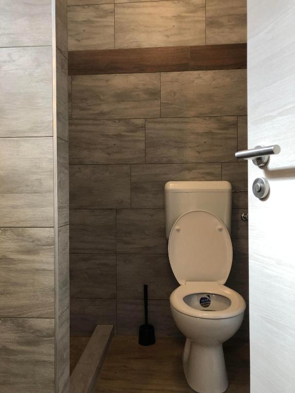 Łazienka w obiekcie Avas Apartman