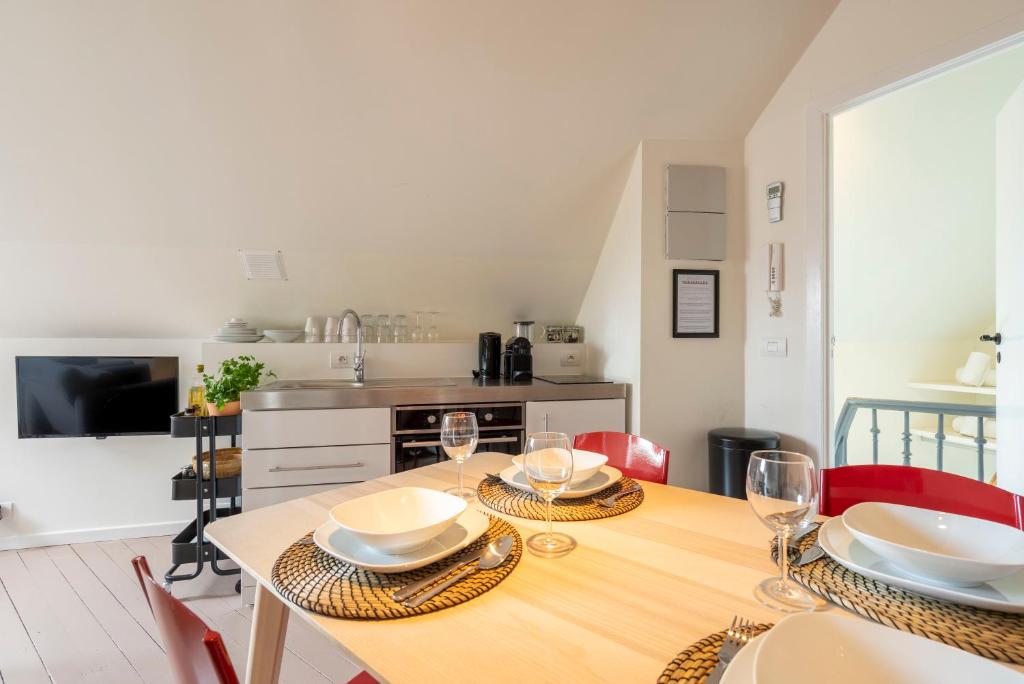 Cucina o angolo cottura di SHWAY - The Suit