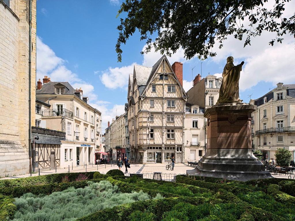 Crypto Prestige - Gare et Centre - Studio et T3, Angers (updated prices  2026)